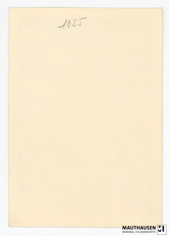 4.16.0013_RS.jpg; 4.16.0013;
Areal des ehemaligen Konzentrationslagers Gusen: Mit Blumenkränzen bedeckter Krematoriumsofen
;