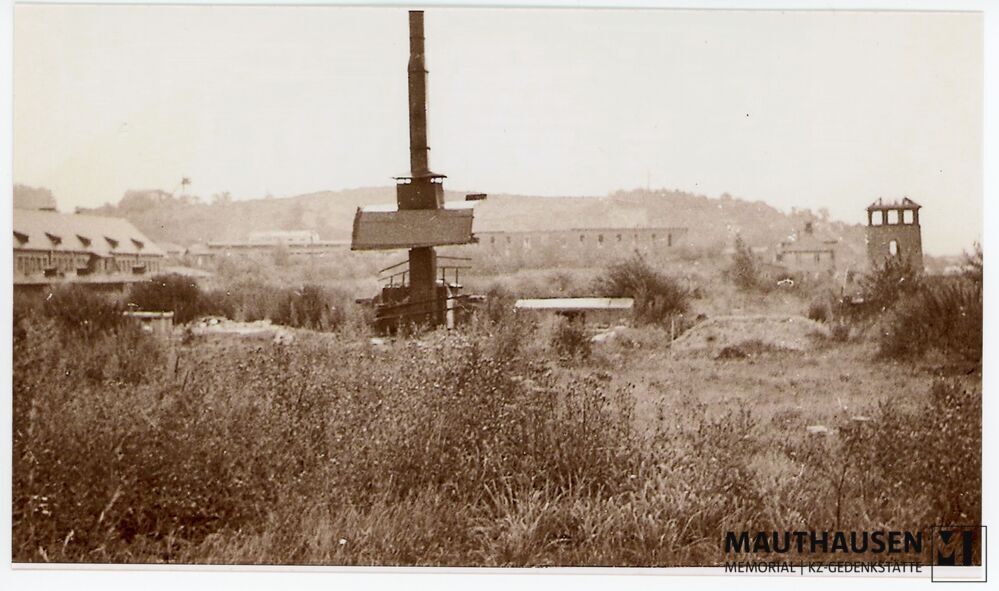 4.16.0079.jpg; 4.16.0079; Areal des ehemaligen KZ Gusen: Ruinen des Krematoriums und Reste des Lagers;