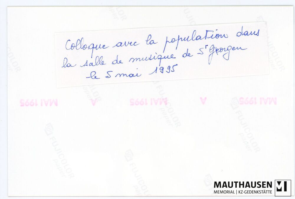 4.16.0109_RS.jpg; 4.16.0109; Zeitzeugengespräch mit Überlebenden im Musiksaal in St. Georgen, 5 Mai 1995, darunter Pierre Serge Choumoff (am Mikrofon);