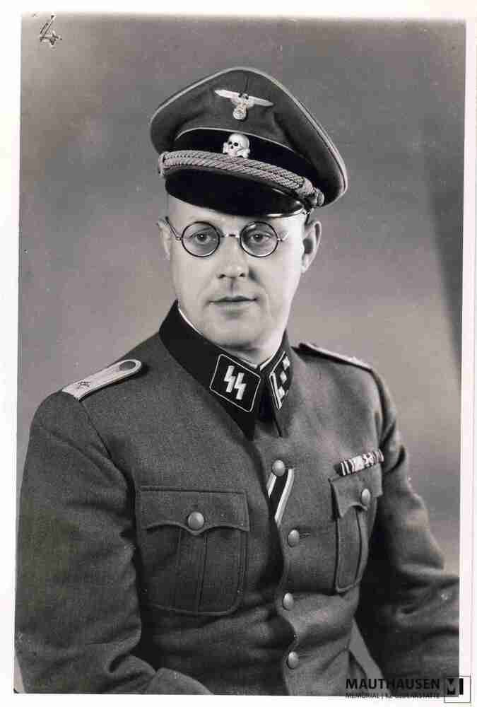 4.2.4.08.jpg; 4.2.4.08; KZ Mauthausen: Portraitfoto von Heinrich Eisenhöfer ;