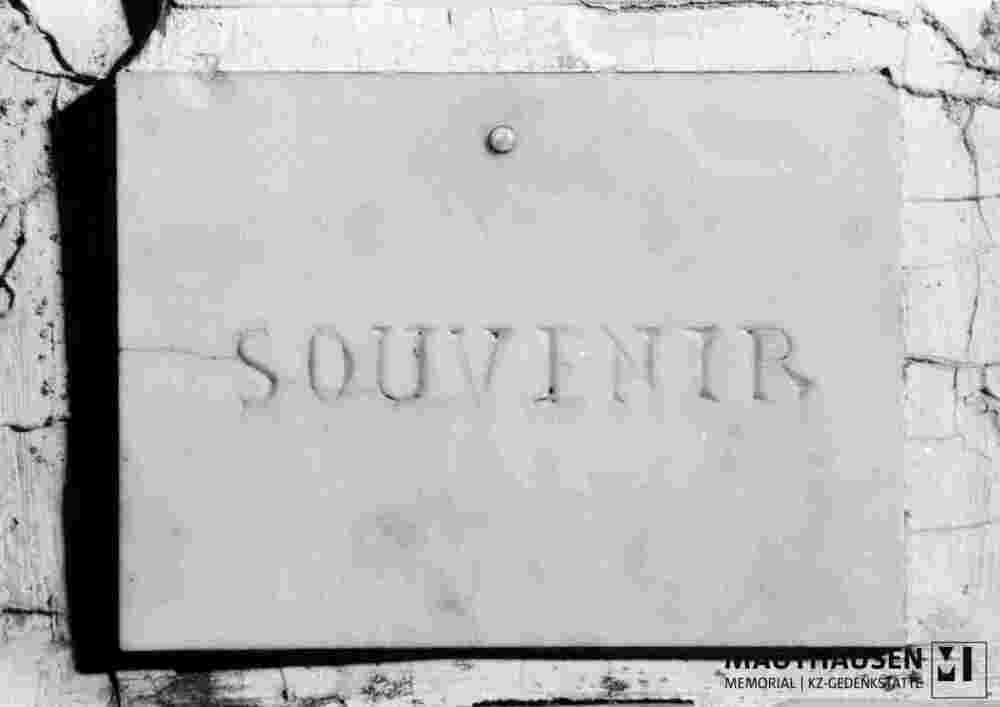 6.1.0046_01-03-047-01.jpg; 6.1.0046; Gedenktafel für einen unbekannten Deportierten; Gedenktafel