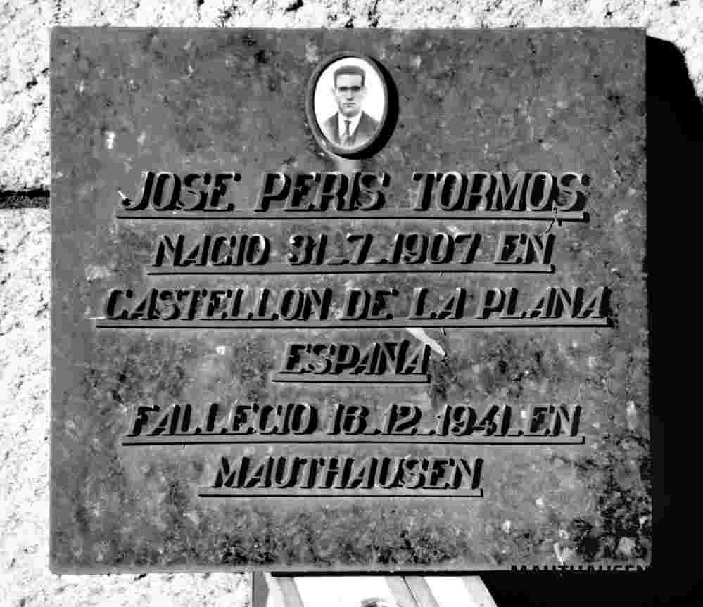 6.1.0244_01-04-003-01.jpg; 6.1.0244; Gedenktafel für Jose Peris Tormos, mit Fotomedaillon; Tafel mit Fotomedaillon