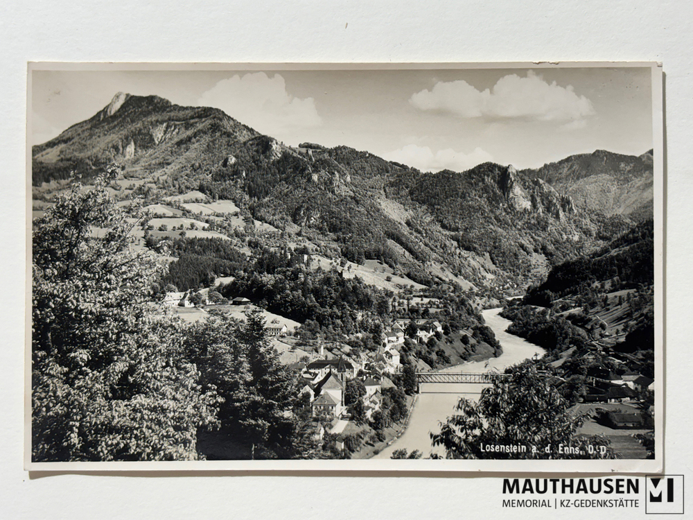 MM_4_4_2_2_009_01x.jpg; 4.4.2.2.009; KZ Gusen: Fotoalbum des SS-Angehörigen Artur Schulz, Seite 9;